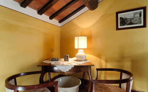 Villa Oleandro: Camera, Proprietà, Tavolo, Costruzione, Mobilia, Interior Design, Soffitto, Casa, Immobiliare, Sala Da Pranzo