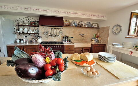 Villa Rosmarino: Camera, Proprietà, Controsoffitto, Interior Design, Mobilia, Cucina, Casa, Casa, Soggiorno, Costruzione