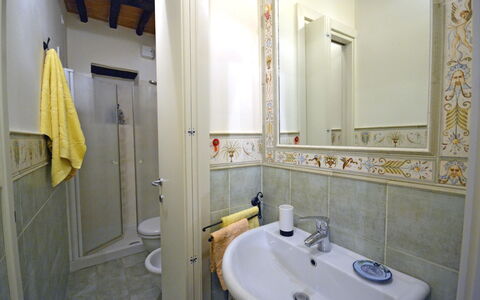 Appartamento Passerini: Bagno, Camera, Proprietà, Lavello, Bagno Accessorio, Rubinetto, Interior Design, Idraulico Fixture, Mobiletto Del Bagno, Lavandino Del Bagno