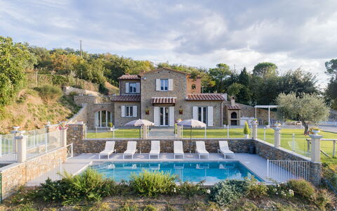 Villa Chiara: Proprietà, Casa, Costruzione, Casa, Estate, Immobiliare, Zona Residenziale, Architettura, Villa, Piscina