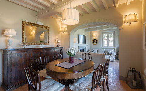 Villa Chiara: Camera, Proprietà, Costruzione, Interior Design, Mobilia, Soffitto, Sala Da Pranzo, Casa, Tavolo, Immobiliare