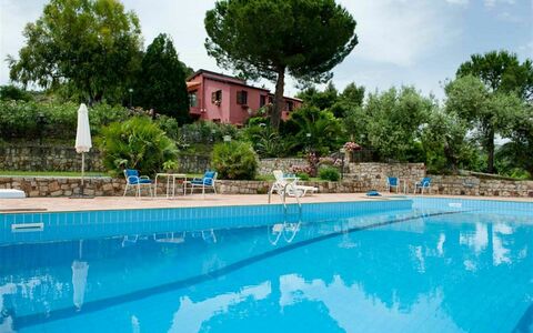 Villa Ivoni: Piscina, Proprietà, Tempo Libero, Acqua, Costruzione, Immobiliare, Casa, Vacanza, Villa, Estate