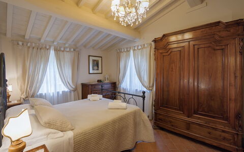 Villa Ginestra: Camera Da Letto, Camera, Mobilia, Letto, Proprietà, Lenzuolo, Interior Design, Telaio Del Letto, Soffitto, Suite