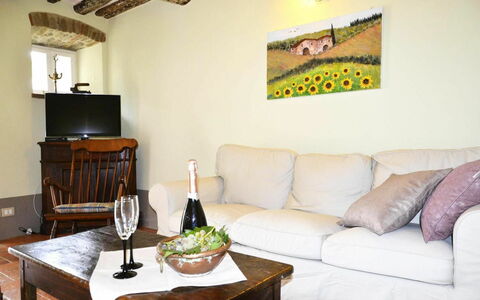 Villa Il Borgo: Camera, Proprietà, Mobilia, Interior Design, Soggiorno, Casa, Immobiliare, Costruzione, Tavolo, Camera Da Letto