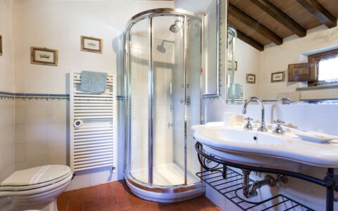 Villa San Pietro: Bagno, Proprietà, Camera, Interior Design, Immobiliare, Costruzione, Rubinetto, Architettura, Idraulico Fixture, Estate