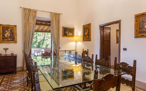 Villa Francesca: Camera, Proprietà, Interior Design, Costruzione, Casa, Mobilia, Sala Da Pranzo, Immobiliare, Tavolo, Estate
