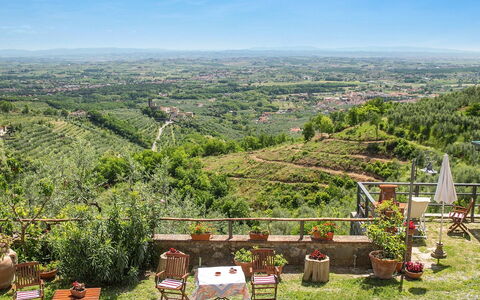 Podere Santa Lucia: Hill Station, Turismo, Cielo, Montagna, Collina, Immobiliare, Erba, Albero, Area Rurale, Paesaggio