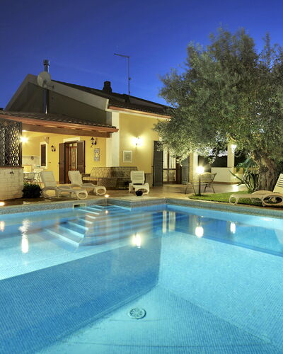 Villa Dell'ulivo: Piscina, Proprietà, Casa, Casa, Immobiliare, Costruzione, Estate, Illuminazione, Villa, Tempo Libero