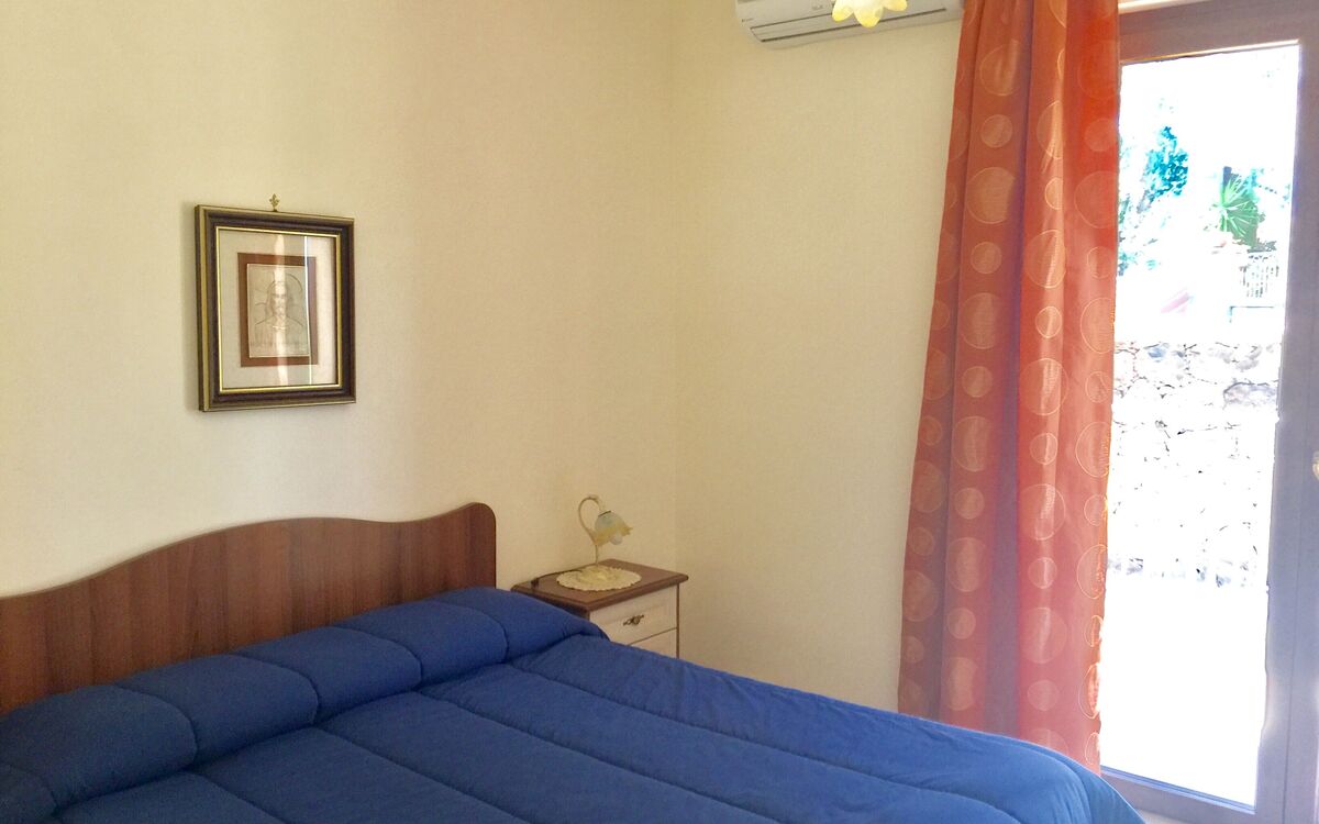 etna-view-holiday-house-3-trecastagni-catania-multiproprieta-camera-da-letto