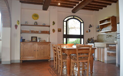 Villa Cafaggiola: Camera, Mobilia, Costruzione, Proprietà, Pavimento, Pavimento In Legno, Soffitto, Controsoffitto, Latifoglie, Cucina