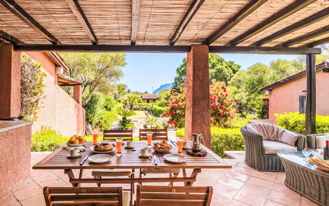 Dalila: Mobilia, Mobili Da Esterno, Tavolo, Sedia, Tavolo Esterno, Cucina & Sala Da Pranzo Tavolo, Giardino, Eco Hotel, Shade, Terrazza
