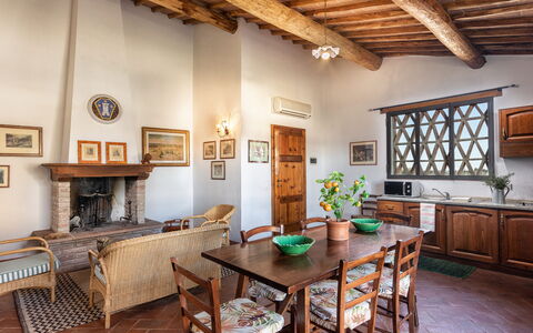 agriturismo-la-papessa-chianti-san-donato-multiproprietà-robina-soggiorno-sala-da-pranzo