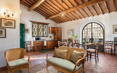 agriturismo-la-papessa-chianti-san-donato-multiproprietà-robina-soggiorno-sala-da-pranzo