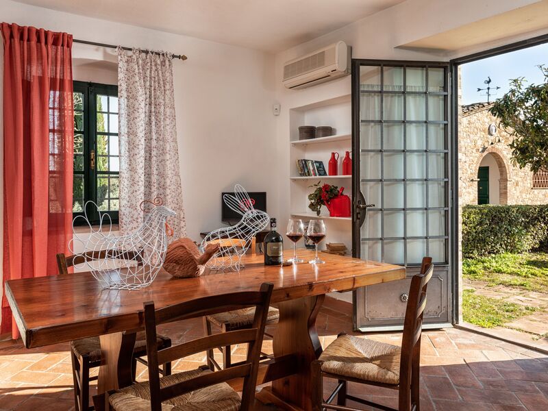 agriturismo-la-papessa-chianti-san-donato-multiproprietà-rododendro-sala-da-pranzo