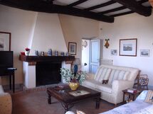 podere-san-giovanni-narni-terni-villa-soggiorno