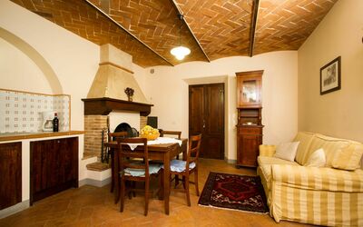 Appartamento Camelia: Camera, Proprietà, Costruzione, Soffitto, Mobilia, Interior Design, Soggiorno, Pavimento, Casa, Pavimento In Legno
