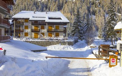 The Twins Apartment - Champoluc: Neve, Inverno, Proprietà, Casa, Congelamento, Casa, Immobiliare, Albero, Villetta, Hill Station