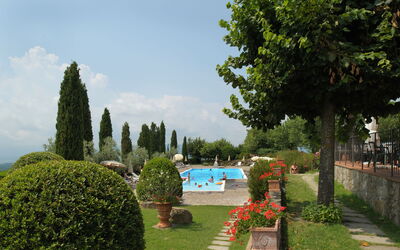 la-piazza-di-san-donato-reggello-multiproprieta-piazza-2-bilo-giardino