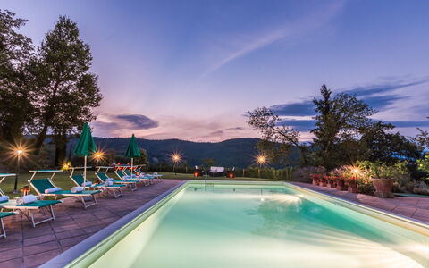 Torre del Cielo: Piscina, Cielo, Proprietà, Immobiliare, Ricorrere, Tempo Libero, Albero, Estate, Casa, Vacanza
