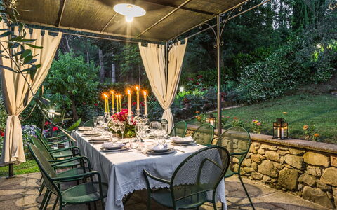 Torre del Cielo: Proprietà, Ristorante, Illuminazione, Immobiliare, Backyard, Tavolo, Terrazza, Casa, Camera, Casa
