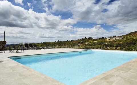 Agriturismo Cincinelli: Piscina, Proprietà, Cielo, Azzurro, Tempo Libero, Immobiliare, Vacanza, Acqua, Casa, Costruzione