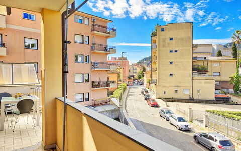 Apartment Zero - Diano Marina: Zona Residenziale, Proprietà, Costruzione, Quartiere, Appartamento, Immobiliare, Casa, Architettura, Giallo, Casa