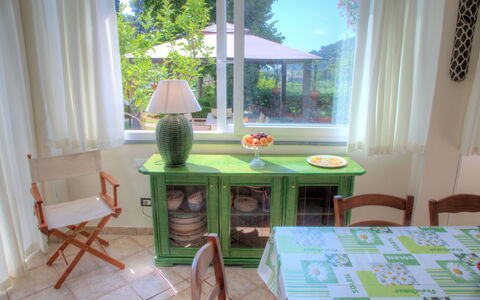 Casa Del Sole - San Bartolomeo Al Mare: Camera, Proprietà, Mobilia, Verde, Tavolo, Interior Design, Casa, Pavimento, Casa, Costruzione
