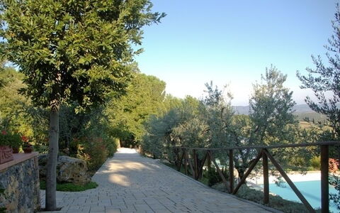 Gli Appartamenti Di Manuela: Natura, Albero, Paesaggio Naturale, Proprietà, Cielo, Passerella, Botanica, Immobiliare, Woody Impianto, Paesaggio