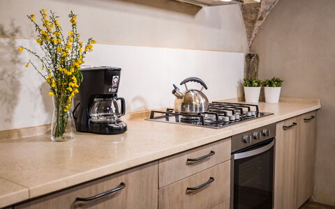 Appartamento La Corte: Cabinetry, Controsoffitto, Pianta, Proprietà, Lavandino Della Cucina, Cucina, Rubinetto, Lavello, Interior Design, Costruzione