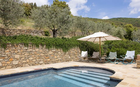 Tenuta Pomona: Piscina, Mobili Da Esterno, Flagstone, Shade, Lettino, Landscaping, Ricorrere, Eco Hotel, Vaso Di Fiori, Villa