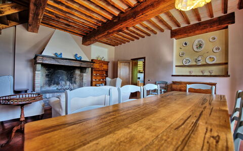 Montegufoni: Pavimento In Legno, Proprietà, Camera, Costruzione, Interior Design, Latifoglie, Mobilia, Pavimento, Soffitto, Legna