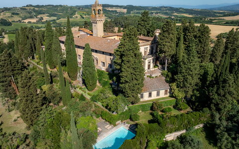 Montegufoni: Arbusto, Estate, Dimora, Giardino, Castello, Palazzo, Landscaping, Una Casa Maestosa
