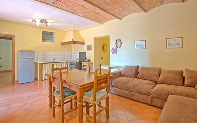 Acciaioli 3: Camera, Proprietà, Costruzione, Mobilia, Casa, Interior Design, Soggiorno, Immobiliare, Soffitto, Pavimento