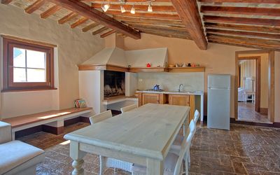 Torre: Camera, Proprietà, Costruzione, Fascio, Soffitto, Mobilia, Pavimento, Casa, Interior Design, Legna