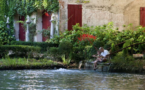 Ca' Marcello: Acqua, Waterway, Vegetazione, Fiume, Canale, Banca, Albero, Alveo, Casa, Pianta