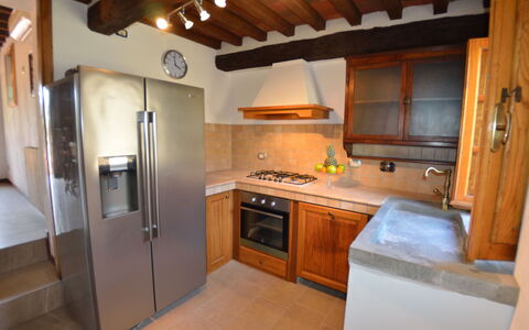 Alla Piazzetta: Camera, Proprietà, Controsoffitto, Cucina, Mobilia, Cabinetry, Costruzione, Casa, Cucina Stufa, Pavimento