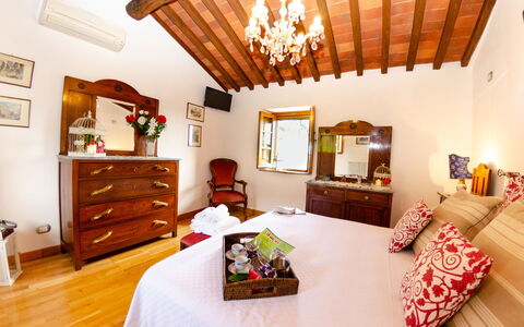 Alla Piazzetta: Camera, Proprietà, Camera Da Letto, Mobilia, Interior Design, Letto, Casa, Costruzione, Immobiliare, Soffitto