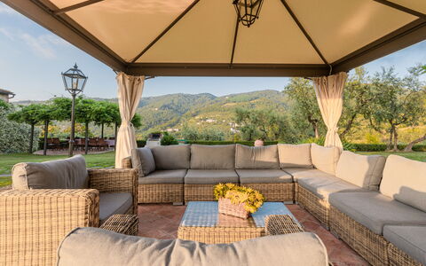 Villa Roncovisi: Proprietà, Immobiliare, Mobilia, Camera, Casa, Estate, Casa, Shade, Interior Design, Costruzione