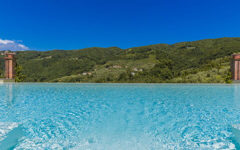 Villa Roncovisi: Corpo D'Acqua, Blu, Acqua, Piscina, Mare, Cielo, Azzurro, Risorse Idriche, Turchese, Aqua