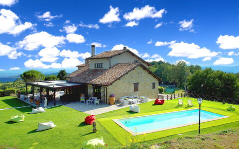 Villa Umbra: Proprietà, Casa, Paesaggio Naturale, Cielo, Erba, Immobiliare, Casa, Lotto, Costruzione, Estate