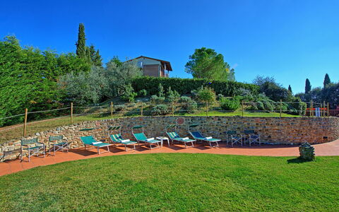 Casa Vasco: Verde, Cielo, Giardino, Erba, Giardino Botanico, Prato, Botanica, Graminacee, Albero, Architettura