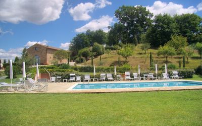 Caselsa: Nube, Cielo, Pianta, Albero, Paesaggio Naturale, Erba, Piscina, Tempo Libero, Urban Design, Ricreazione