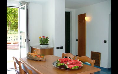 Sant Angelo: Camera, Proprietà, Mobilia, Casa, Interior Design, Costruzione, Tavolo, Casa, Immobiliare, Soggiorno