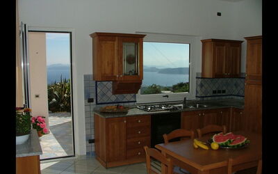 Citara: Camera, Mobilia, Proprietà, Cabinetry, Costruzione, Cucina, Casa, Controsoffitto, Interior Design, Pavimento