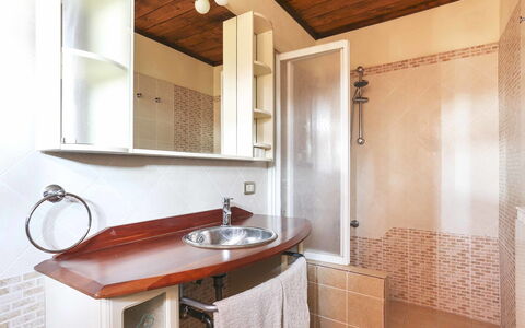La Castagnara: Camera, Proprietà, Bagno, Costruzione, Interior Design, Lavello, Casa, Immobiliare, Mobilia, Architettura