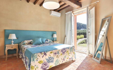 Uva: Camera Da Letto, Camera, Proprietà, Mobilia, Letto, Lenzuolo, Interior Design, Bedding, Parete, Costruzione