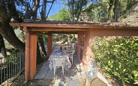 Collina Lagomare: Legna, Shade, Villetta, Giardino, Backyard, Hacienda, Cortile, Landscaping, Color Legno, Struttura Esterna