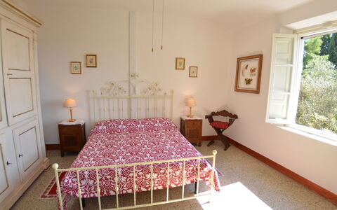 Collina Lagomare: Camera Da Letto, Camera, Mobilia, Letto, Proprietà, Telaio Del Letto, Lenzuolo, Interior Design, Pavimento, Bedding