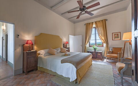 Castello D'Ombrone: Camera Da Letto, Camera, Mobilia, Letto, Proprietà, Lenzuolo, Ventilatore, Soffitto, Interior Design, Costruzione