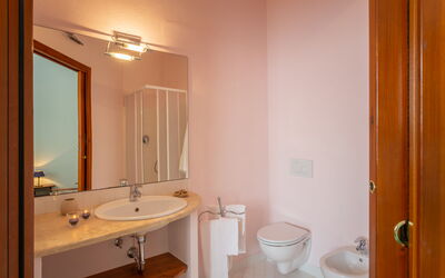 pratale-apartments-chianti-tavernelle-val-di-pesa-agriturismo-apt-trilocale-bagno